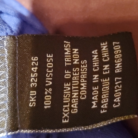 LE Chateau extra large sleeveless top with ruching. - Picture 4 of 4